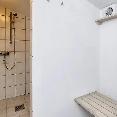 6 Person In Bogense-by Traum Bogense